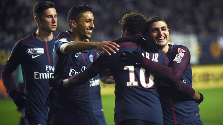 Para pemain PSG saat merayakan gol ke gawang Amiens SC Copyright: INDOSPORT