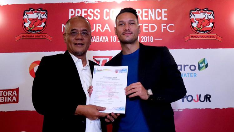 Madura United resmi mendapatkan Raphael Maitimo dari Persib Bandung.