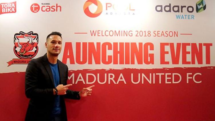Raphael Maitimo dalam acara launching event Madura United.