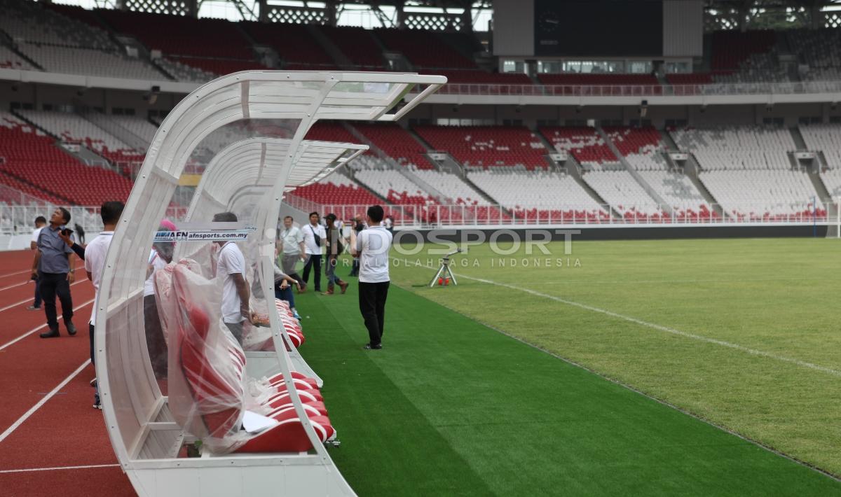 Bangku pemain cadangan di stadion Gelora Bung Karno. Herry Ibrahim Copyright: Herry Ibrahim/INDOSPORT