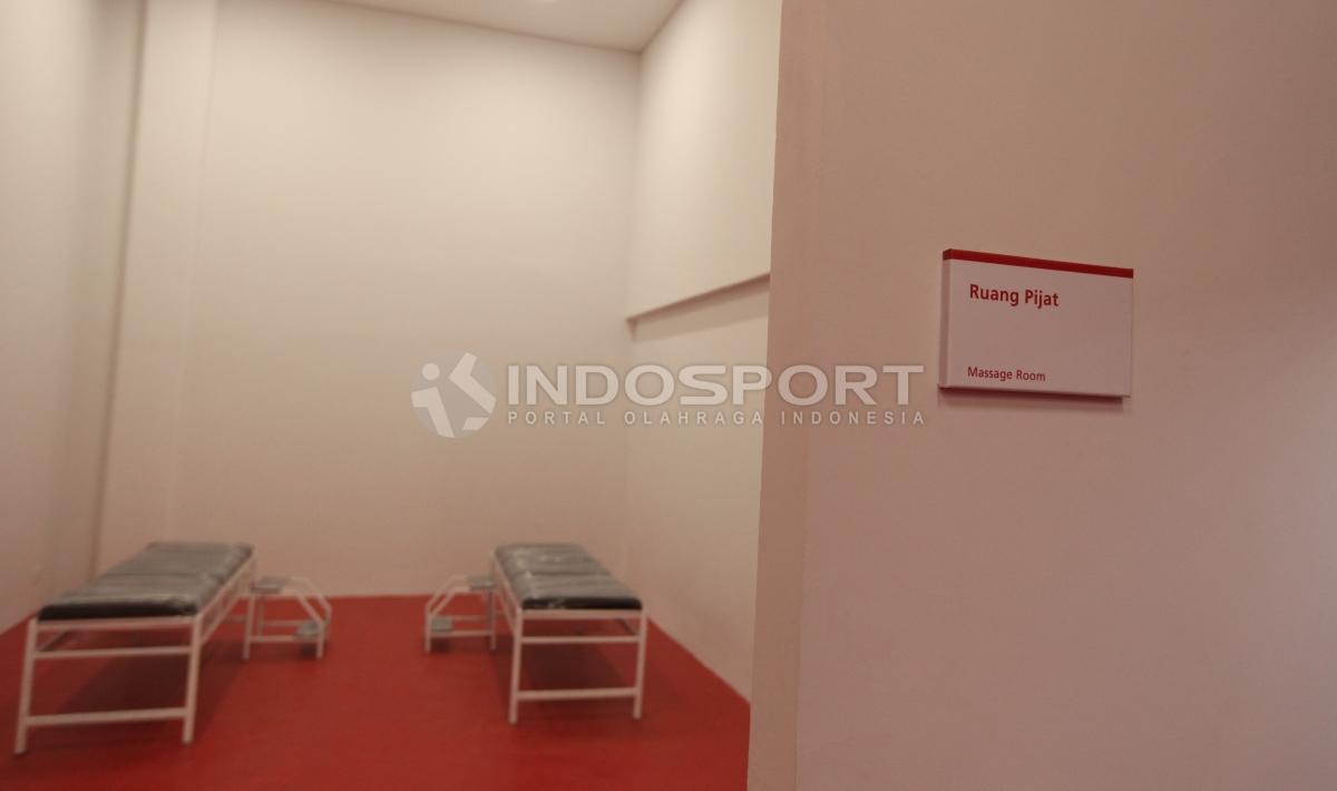 Potret ruang pijat dalam stadion Gelora Bung Karno. Herry Ibrahim