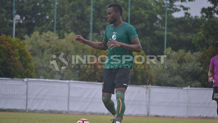 Pemain asing asal Mali yang memperkuat Sriwijaya, Mamadou N’Diaye. Copyright: Muhammad Effendi/INDOSPORT