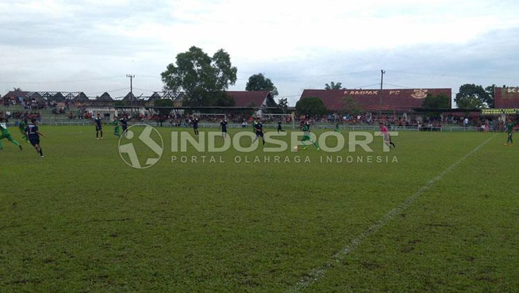 Antoni Nugroho saat melakoni laga uji coba bersama PSMS Medan. Copyright: Kesuma Ramadhan/INDOSPORT