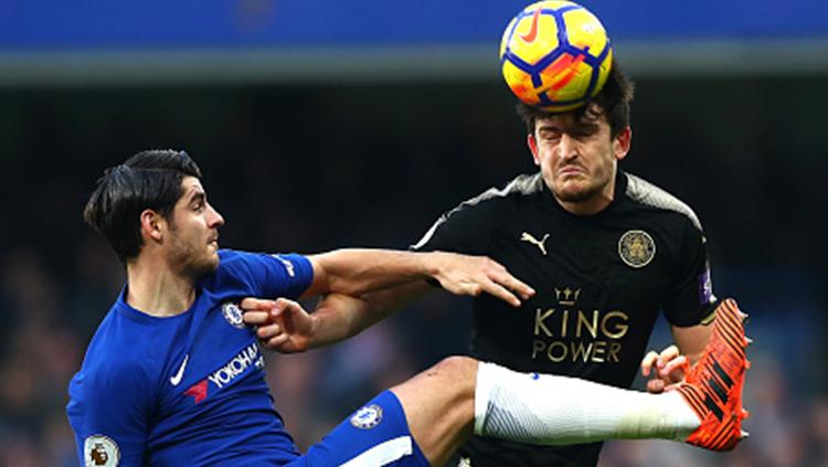 Alvaro Morata (kiri) berbut bola dengan pemain Leicester City. Copyright: INDOSPORT