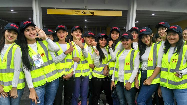 Petugas Pertandingan di SUGBK untuk laga Timnas Indonesia vs Islandia. Copyright: Petrus Manus DaYerimon/INDOSPORT