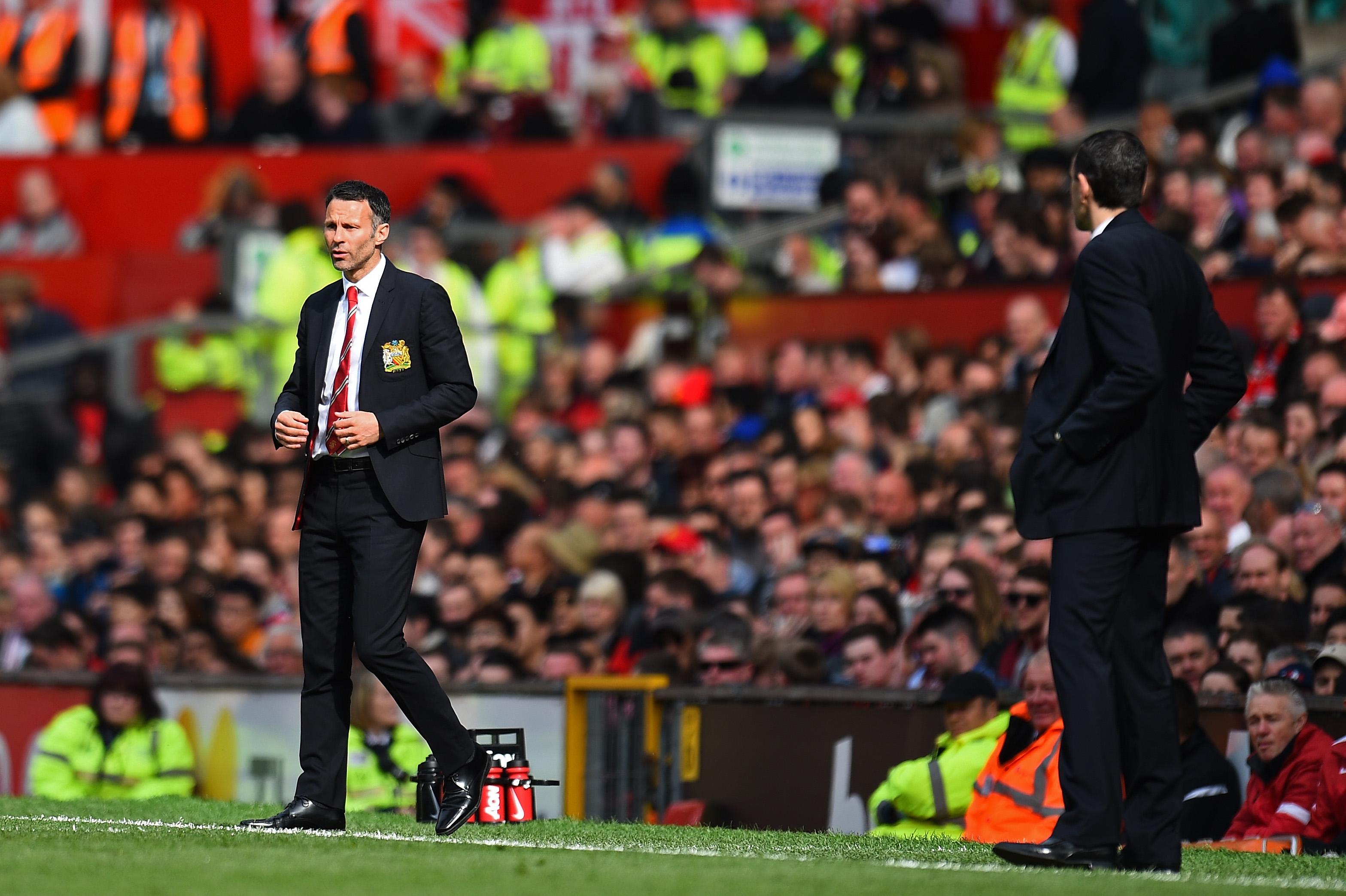 Ryan Giggs saat menjadi pelatih interim di Man United. Copyright: INDOSPORT