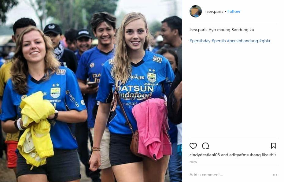 Dua bule cantik pendukung Persib Bandung Copyright: Instagram