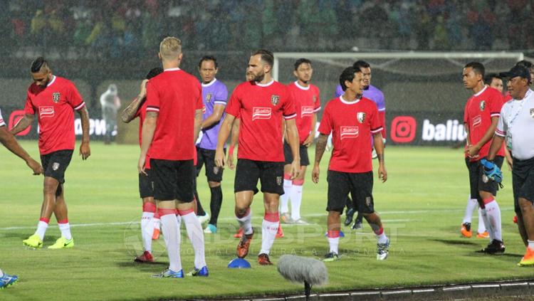 Pemain Bali United saat jalani latihan. Copyright: Rudi Merta/INDOSPORT