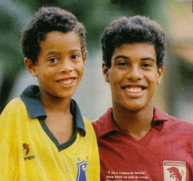 Roberto de Assis Moreira dan Ronaldinho Copyright: Internet