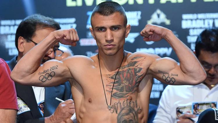 Vasyl Lomachenko, petinju asal Ukraina yang melakukan metode ekstrem saat latihan dengan menahan napas dalam air.