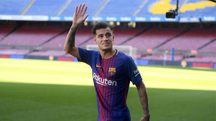 Philippe Coutinho saat diperkenalkan kepada publik Camp Nou.