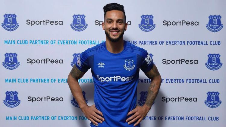 Theo Walcott diresmikan sebagai pemain anyar Everton Copyright: evertonfc.com