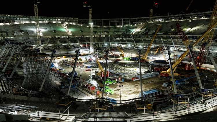White Hart Lane Stadium, yang sedang direnovasi