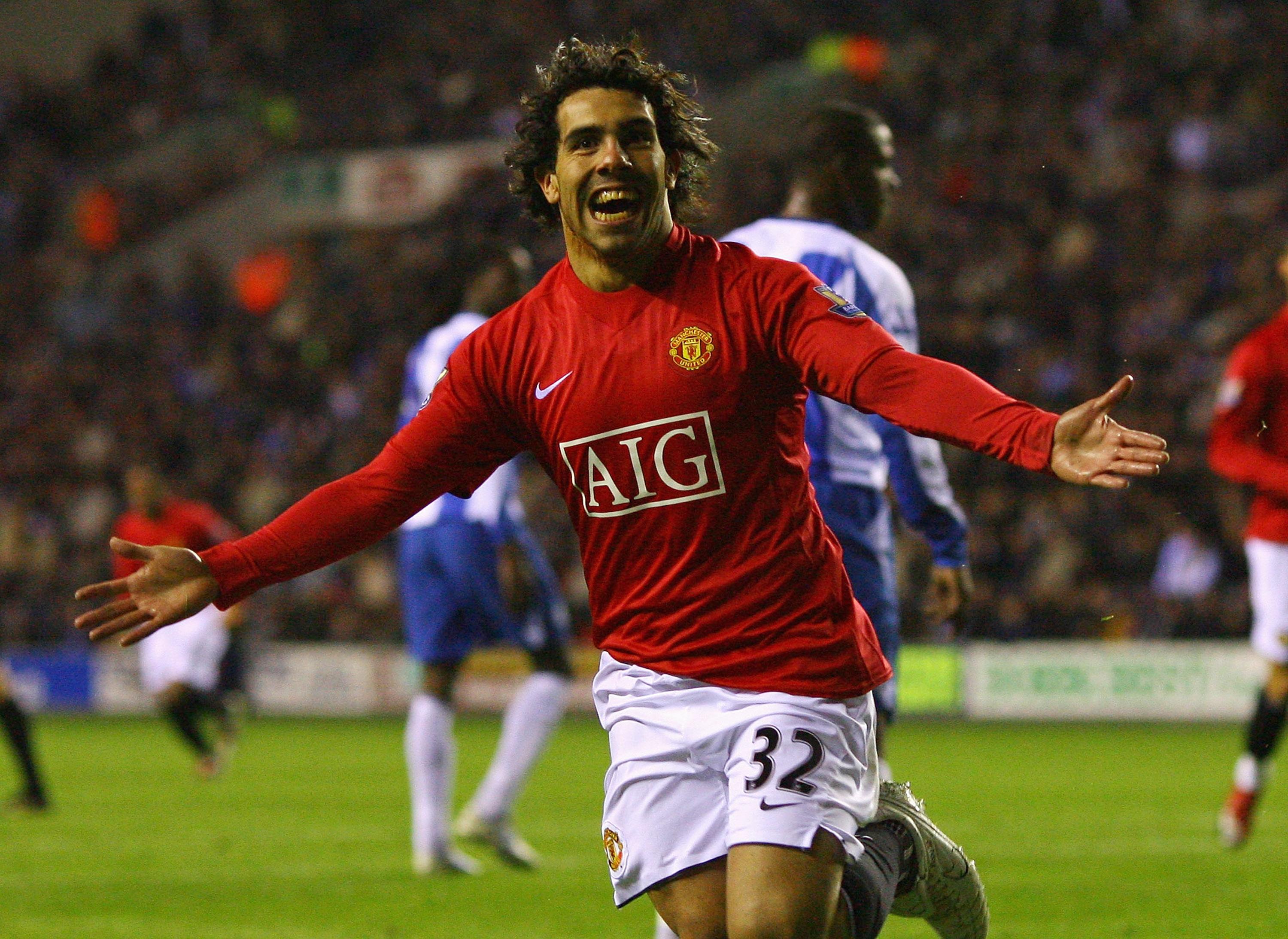 Carlos Tevez saat masih berseragam Manchester United. Copyright: JOE