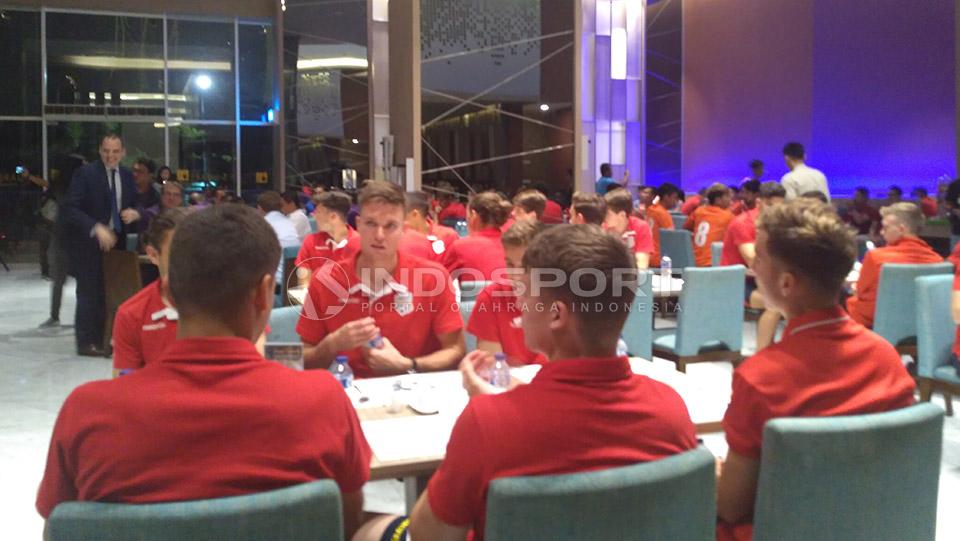 Empat Tim Peserta PSM Super Cup Cair Dalam Suasana Makan Malam.