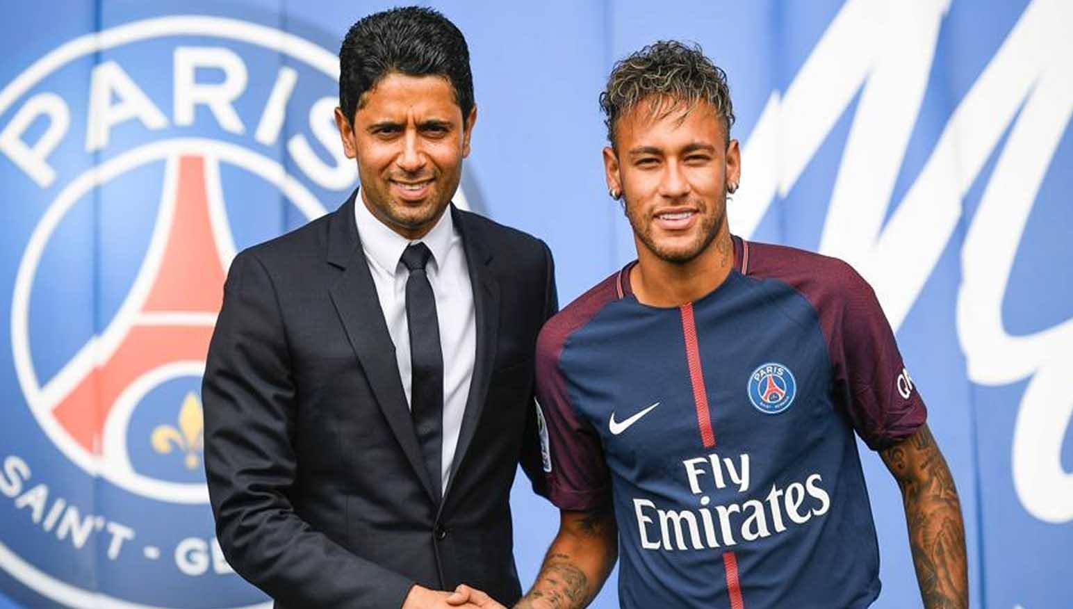 Nasser Al-Khelaïfi, pemilik PSG (kiri) bersama Neymar Copyright: hindustantimes.com