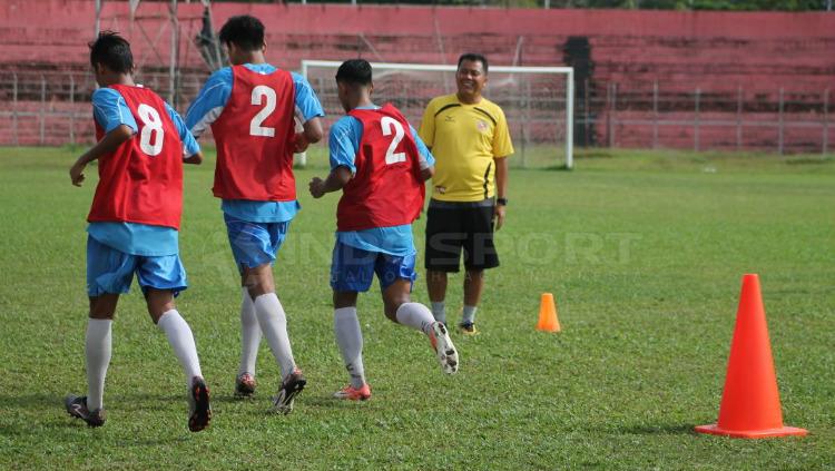 Sesi latihan Semen Padang di Stadion H Agus Salim, Padang. Copyright: Taufik Hidayat/INDOSPORT