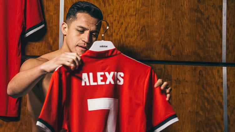 Alexis Sanchez resmi ke Manchester United. Copyright: Man United
