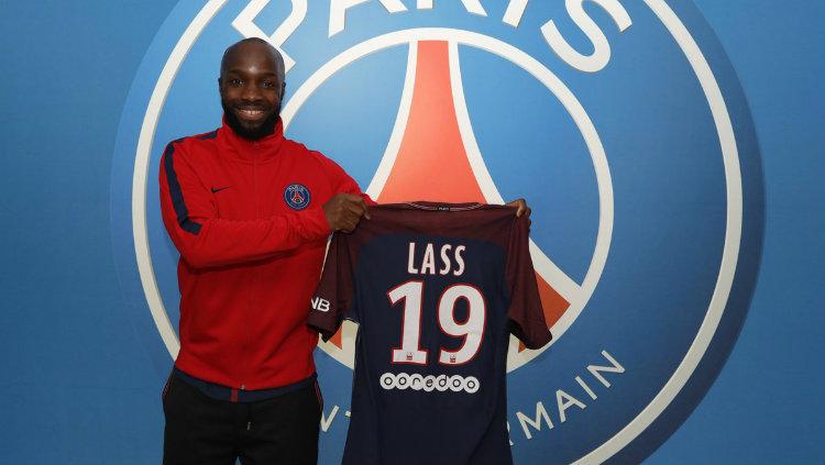 Lassana Diara saat resmi bergabung ke PSG. Copyright: Twitter PSG