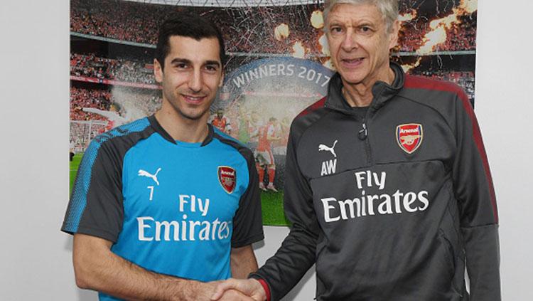 Arsene Wenger dan Henrikh Mkhitaryan. Copyright: Istimewa