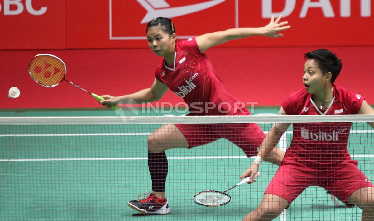 Ganda putri Indonesia, Greysia Polii/Apriani lolos ke babak perempat final. Copyright: Herry Ibrahim/INDOSPORT