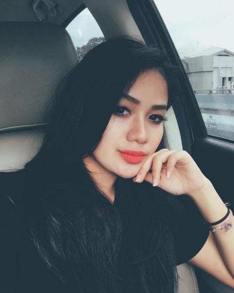 Nabila Febriyanti, Putri Pelatih PSMS Djajang Nurdjaman Copyright: Instagram/nabilafeb