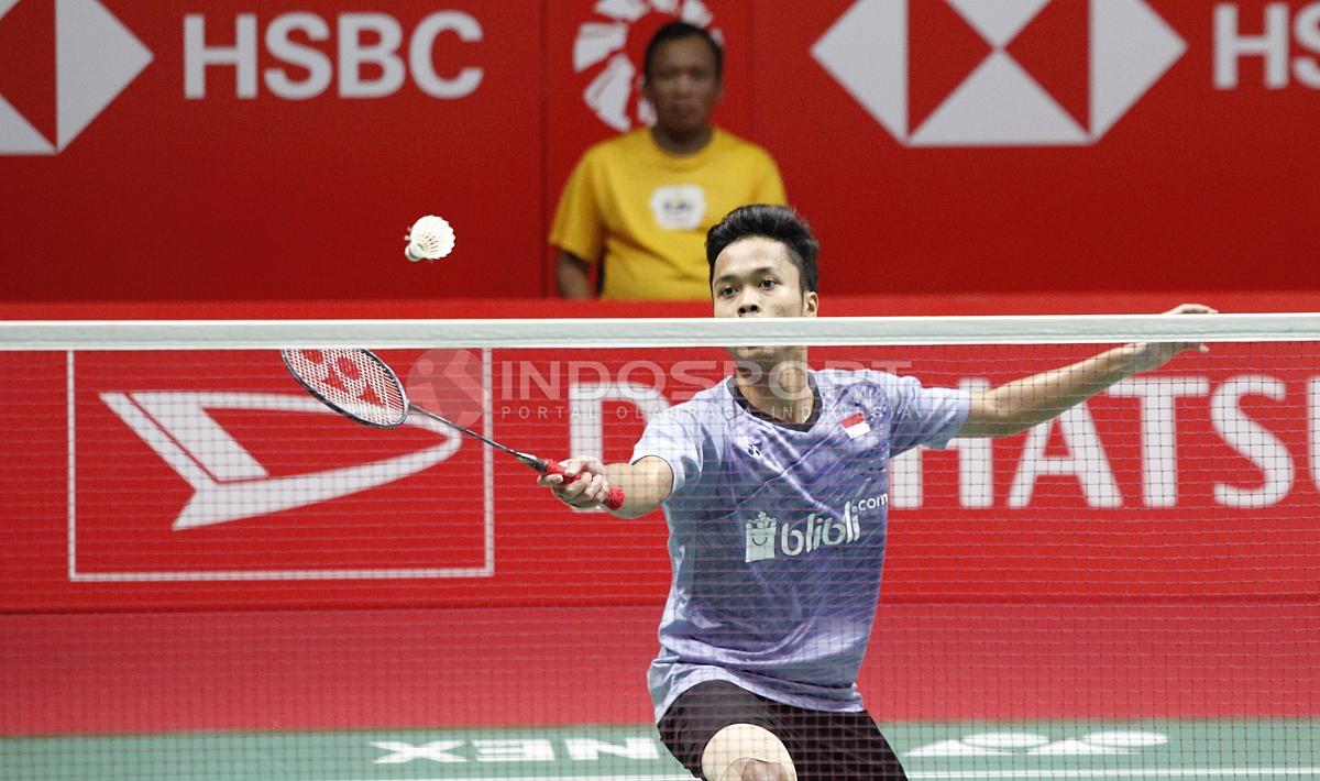 Ginting sukses mengalahkan Chen Long dalam tiga set langsung dengan skor 21-11, 16-21, 21-18.