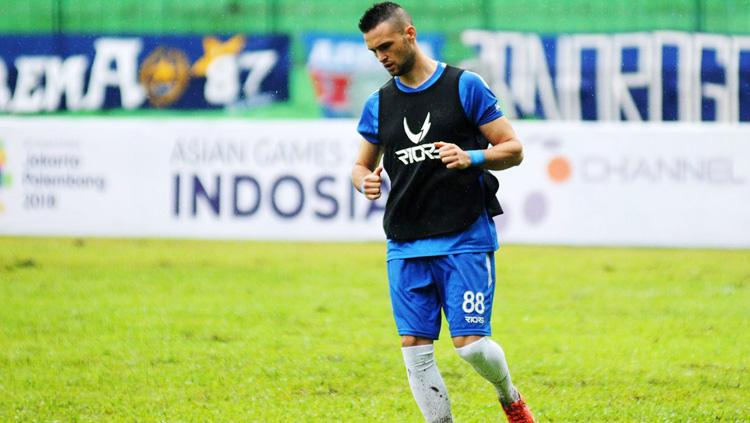 Penyerang anyar PSIS Semarang, Nemanja Vidakovic. Copyright: Striker.ID