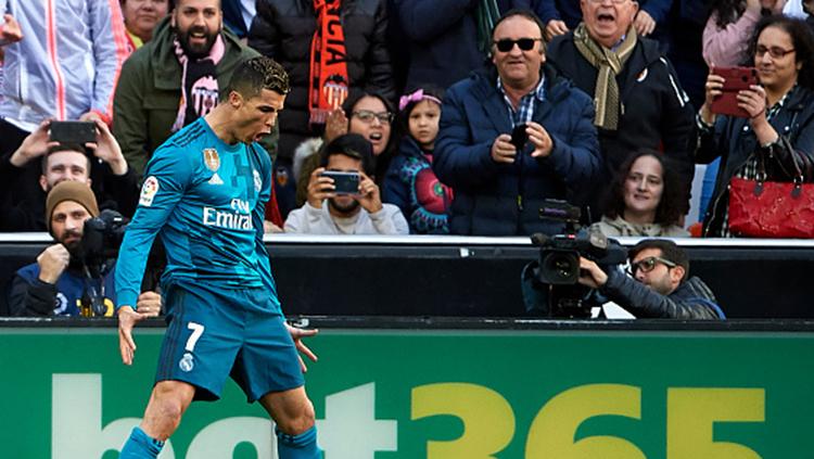 Selebrasi Ronaldo usai mencetak gol. Copyright: INDOSPORT