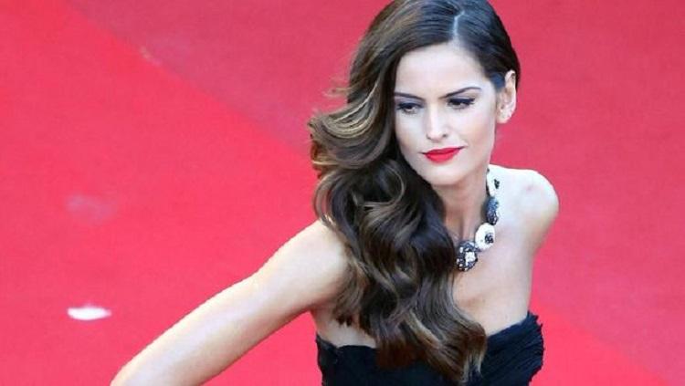 Model cantik asal Brasil, Izabel Goulart