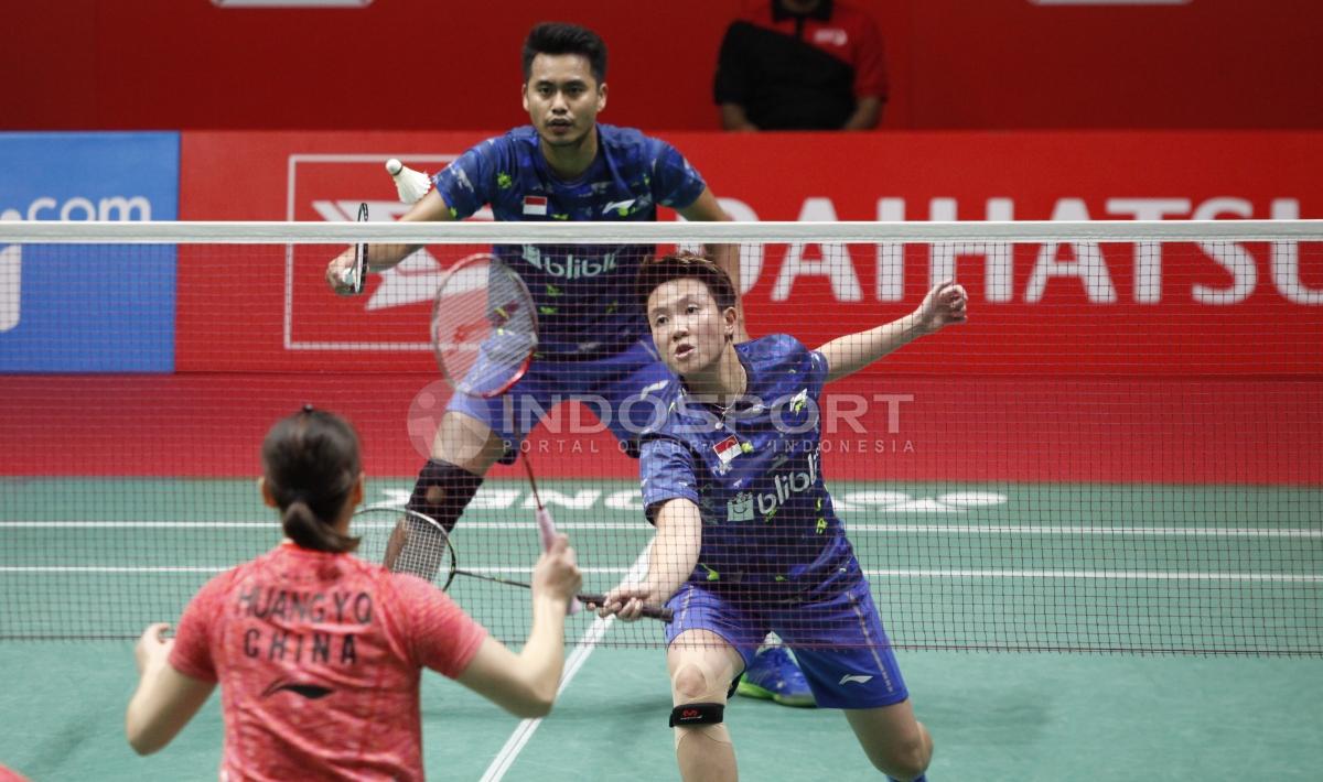 Ganda campura Indonesia, Tontowi Ahmad dan Liliyana Natsir melawan Zhing Siwei dan Huang. Copyright: Herry Ibrahim/INDOSPORT