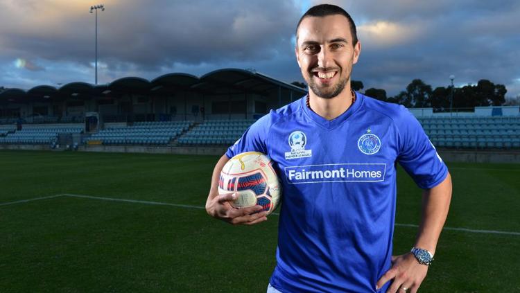 Eks Persebaya Mario Karlovic nyatanya pernah mendapatkan kesempatan untuk tampil menghadapi 3 bintang Liga Italia. Siapa sajakah mereka.