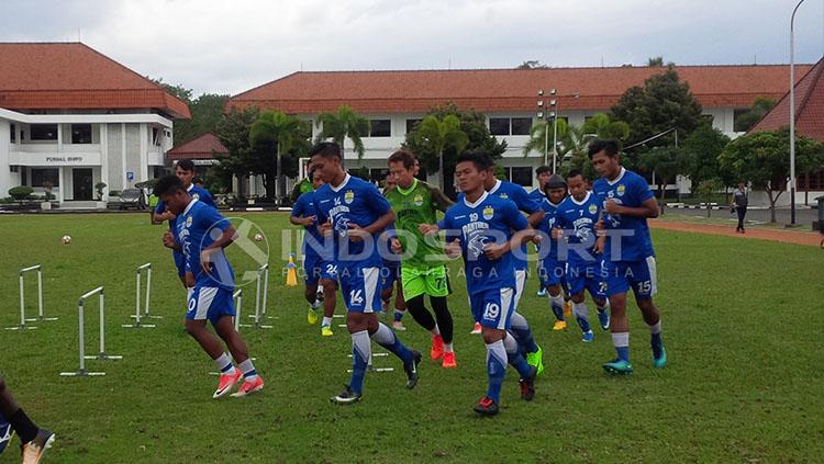 Suasana latihan pemain Persib Bandung.