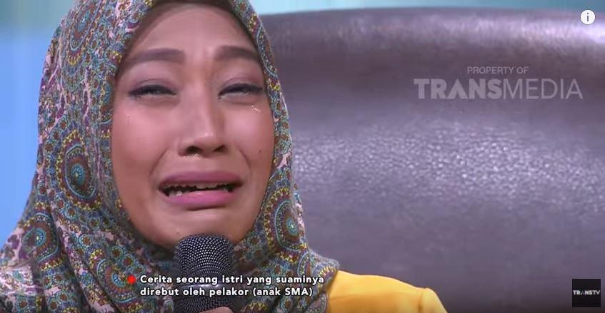Wiwi Istri Atlet Agkat Besi Copyright: Trans TV