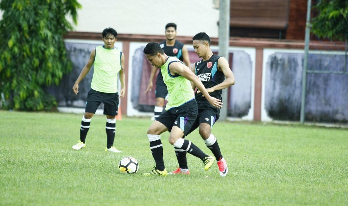 Para pemain PSM Makassar melakukan pemusatan latihan jilid 2 di Bali. Copyright: Media PSM Makassar.