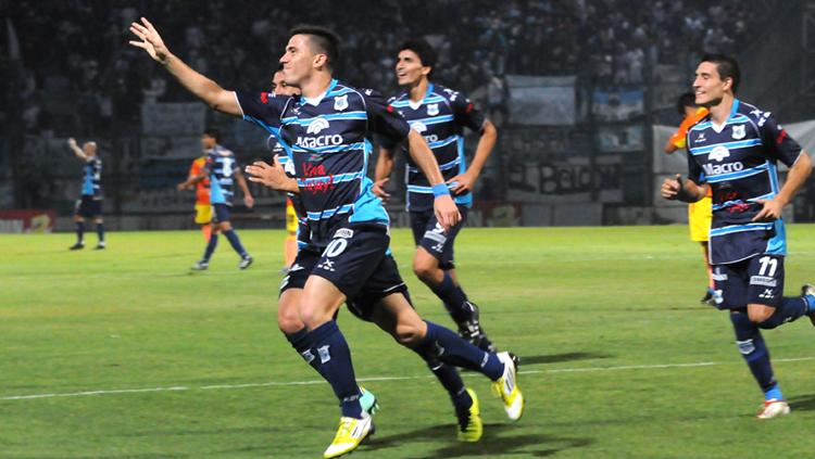 Jonathan Bauman saat merayakan gol bersama rekan satu timnya.