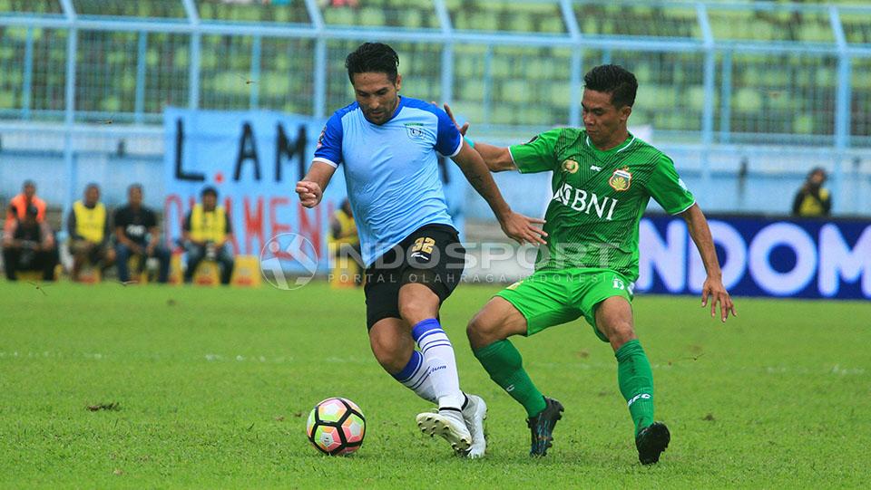 Gaston Castano ketika masih bermain di Persela Lamongan.
