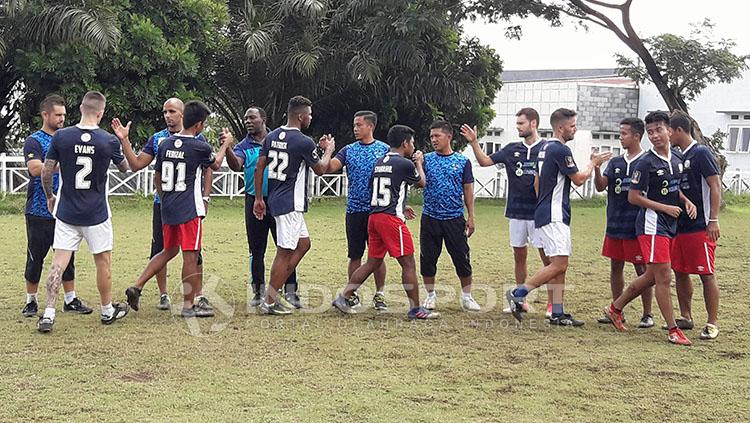 Suasana latihan pemain Barito Putera di Malang. Copyright: Ian Setiawan/INDOSPORT