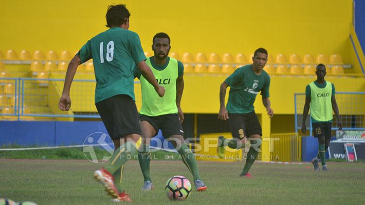 Suasana latihan pemain Sriwijaya FC. Copyright: Muhammad Effendi/INDOSPORT