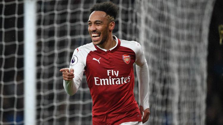 Penyerang Arsenal Pierre-Emerick Aubameyang saat merayakan gol ke gawang Everton. Copyright: INDOSPORT