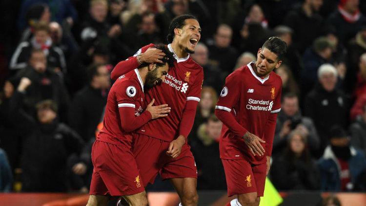 Mohamed Salah, Virgil van Dijk, dan Roberto Finrmino. Copyright: INDOSPORT