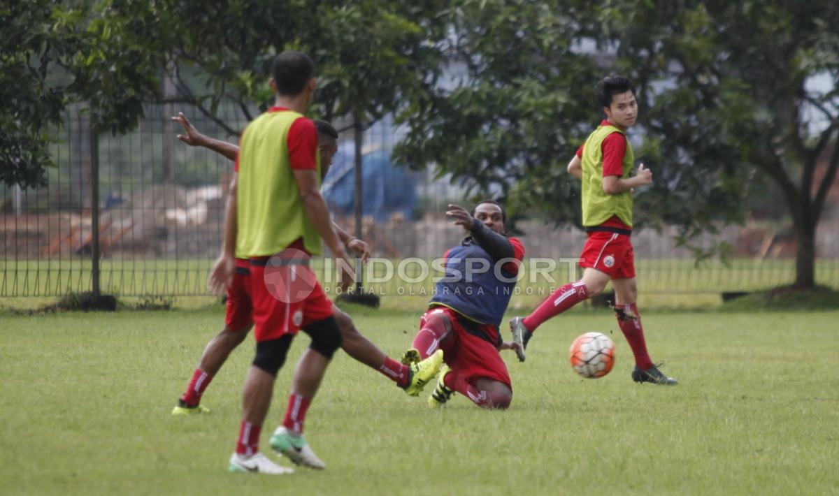 Latihan yang digelar di Lapangan Sutasoma ini tidak dihadiri para pemain inti yang berlatih fitnes secara terpisah.