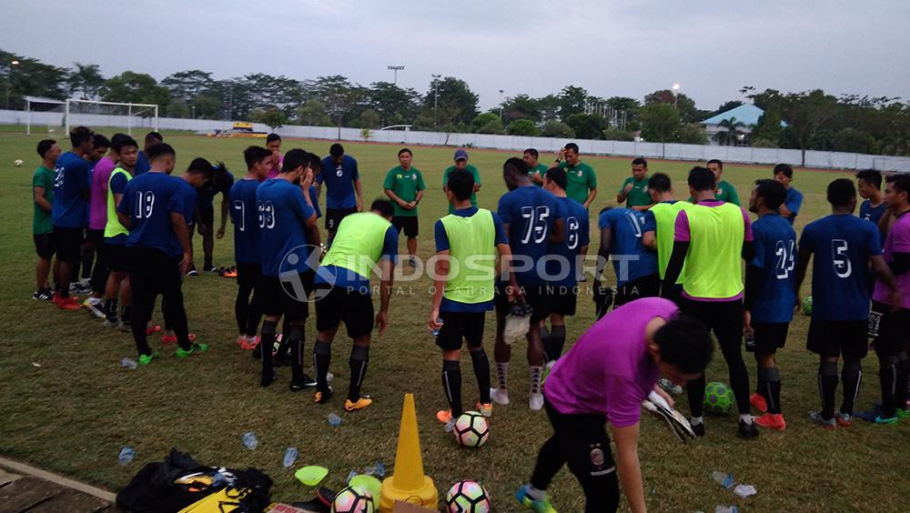 Pemain Sriwijaya FC saat latihan. Copyright: Muhammad Effendi/Indosport.com