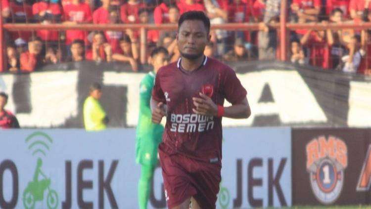 Bek PSM, Hendra Wijaya.