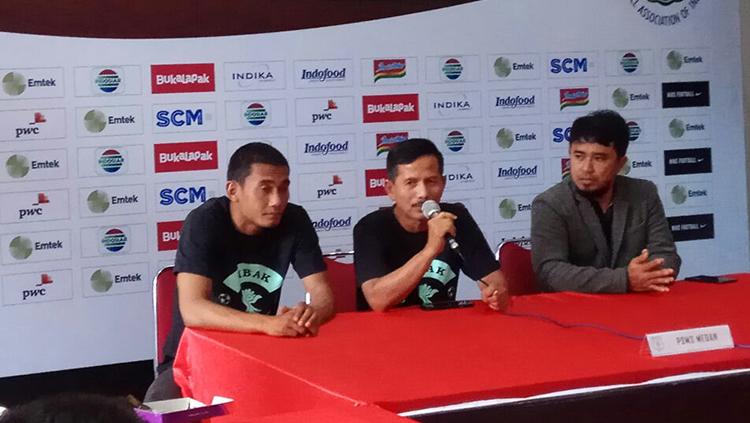 Legimin Raharjo dan Djajang Nurjaman saat menghadiri pre-match press conference - INDOSPORT