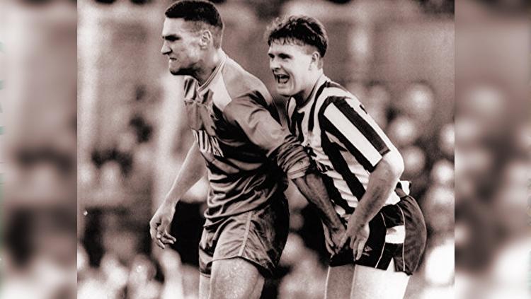 Paul Gascoigne dan Vinnie Jones. Copyright: Istimewa