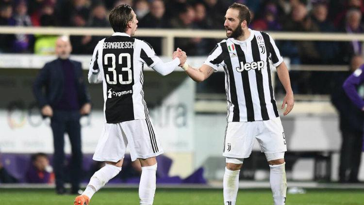 Federico Bernardeschi dan Gonzalo Higuain. Copyright: INDOSPORT