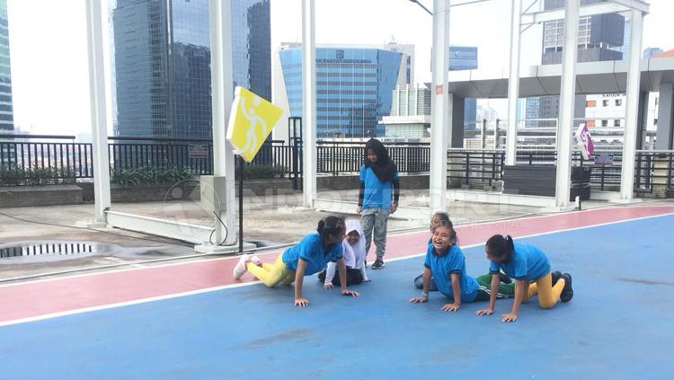 Anak-anak Yayasan SAJA tampak ceria mengikuti acara yang diadakan Workout Embassy.