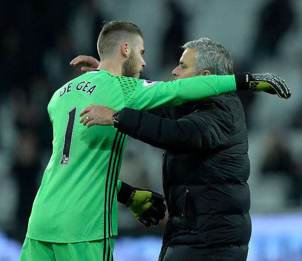 De Gea dan Mourinho, Berpelukan Copyright: Getty Images