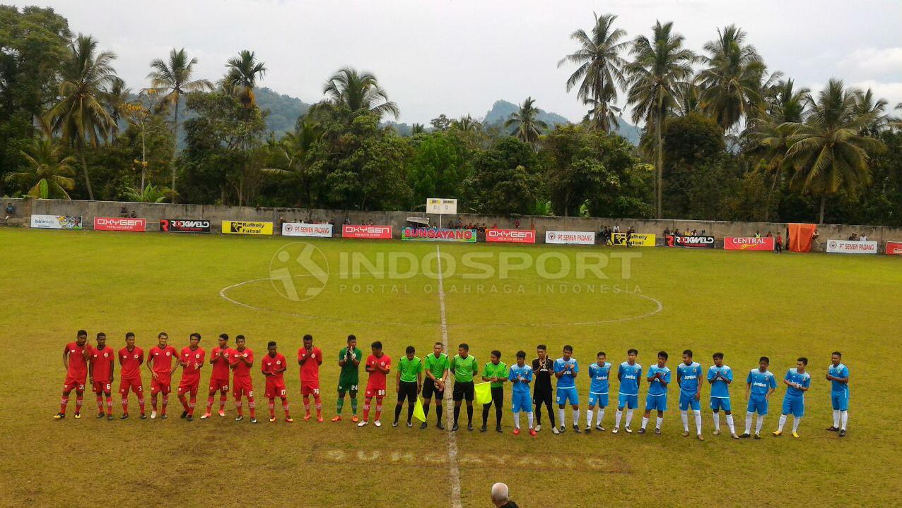 Semen Padang FC vs Jordus FC Copyright: Taufik Hidayat/Indosport.com